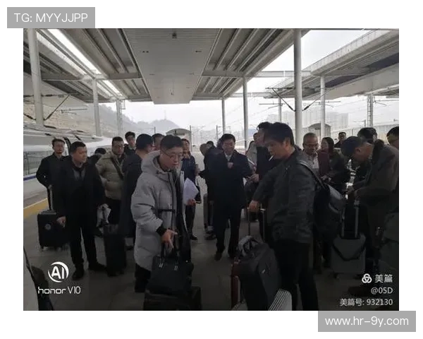 围绕身穿黑色足球打底衫的男童展开的生动励志成长故事旅程纪实篇 围绕身穿黑色足球打底衫的男童展开的生动励志成长故事旅程纪实篇